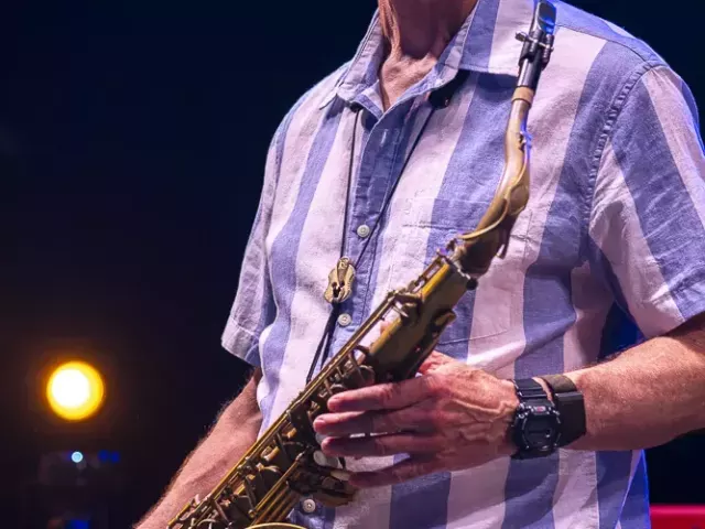 Marcus Miller — Jazz à Juan 2026 — photo 6 — Jazz à Juan — Pinède Gould, Juan-les-Pins — 12 juillet 2026 — photographie de rivierajazzclub